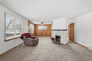 1443 Hazelwood St, Saint Paul, MN 55106 - Photo 5