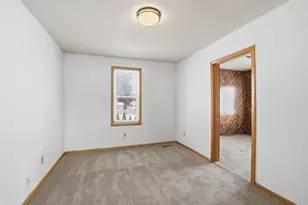 1443 Hazelwood St, Saint Paul, MN 55106 - Photo 9