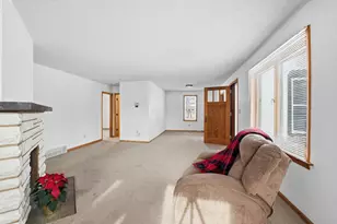 1443 Hazelwood St, Saint Paul, MN 55106 - Photo 3