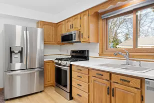 805 15th Ave SE, Austin, MN 55912 - Photo 7