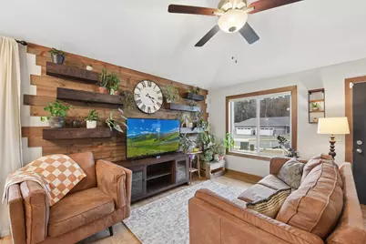 1352 Juniper Place, Eau Claire, WI 54703 - Photo 5