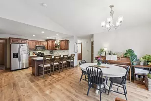 1352 Juniper Pl, Eau Claire, WI 54703 - Photo 9