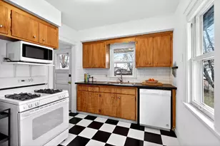 1369 Hewitt Ave, Saint Paul, MN 55104 - Photo 5
