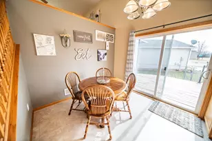 1154 Peregrine Dr S E, Rochester, MN 55904 - Photo 9