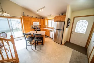 1154 Peregrine Dr S E, Rochester, MN 55904 - Photo 7