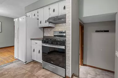 16320 Saint Marys Drive S, Saint Mary's Point, MN 55043 - Photo 11