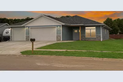 503 Darlene Drive, Marshall, MN 56258 - Photo 9