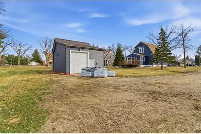 201 Dakota Avenue NE, Pennock, MN 56279 - Photo 3