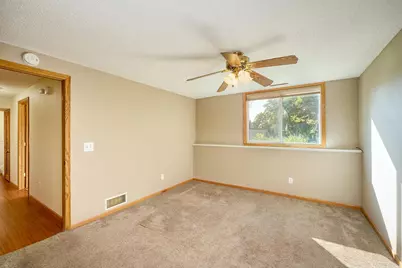 8106 Dakota Lane, Chanhassen, MN 55317 - Photo 17