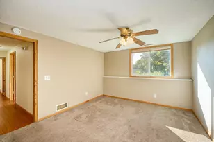 8106 Dakota Ln, Chanhassen, MN 55317 - Photo 17