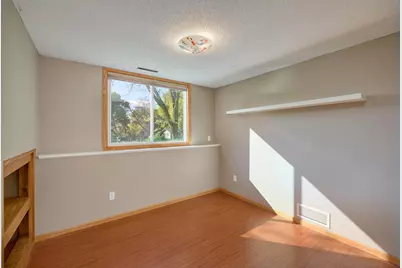 8106 Dakota Lane, Chanhassen, MN 55317 - Photo 19