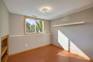 8106 Dakota Ln, Chanhassen, MN 55317 - Photo 19