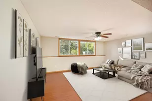 8106 Dakota Ln, Chanhassen, MN 55317 - Photo 5