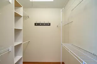 8106 Dakota Ln, Chanhassen, MN 55317 - Photo 13