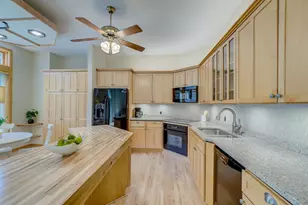 552 Summit Ave, Saint Paul, MN 55102 - Photo 11