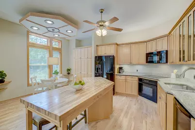 552 Summit Avenue, Saint Paul, MN 55102 - Photo 9