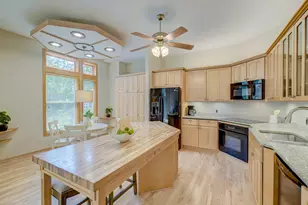 552 Summit Ave, Saint Paul, MN 55102 - Photo 9