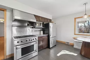 6351 Dogwood Ave, Chanhassen, MN 55331 - Photo 9