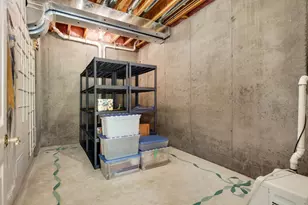 1540 Waterford Ct, Golden Valley, MN 55422 - Photo 29