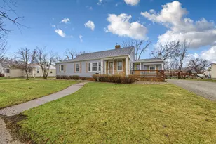 718 3rd St SW, Waseca, MN 56093 - Photo 1