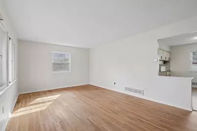 1586 Pacific St, Saint Paul, MN 55106 - Photo 5