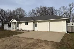 16612 670th Ave, Alden, MN 56009 - Photo 3