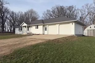 16612 670th Ave, Alden, MN 56009 - Photo 1