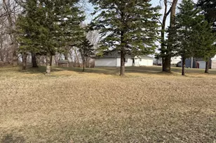 16612 670th Ave, Alden, MN 56009 - Photo 9