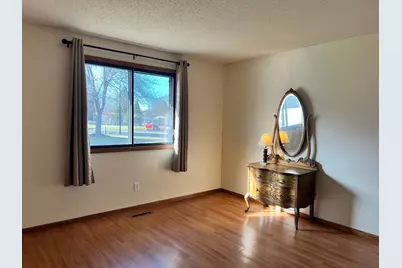 552 Donegal Circle, Shoreview, MN 55126 - Photo 5