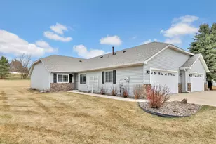 7572 Newbury Rd, Woodbury, MN 55125 - Photo 3