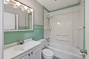 121 Roselawn Ave E, Maplewood, MN 55117 - Photo 15