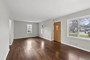 121 Roselawn Ave E, Maplewood, MN 55117 - Photo 5