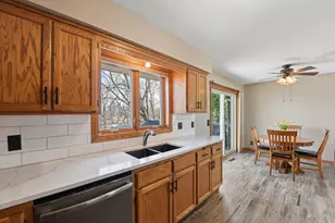 4023 Hadley Ave N, Oakdale, MN 55128 - Photo 13