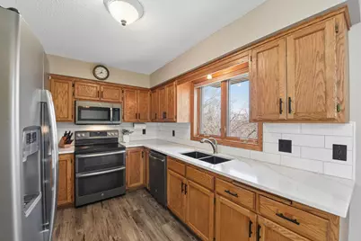 4023 Hadley Avenue N, Oakdale, MN 55128 - Photo 11