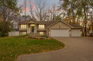 1055 W County Rd D, Shoreview, MN 55126 - Photo 11