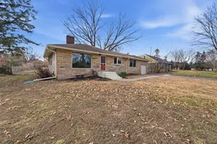 1446 Shryer Ave W, Roseville, MN 55113 - Photo 3