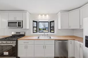 1446 Shryer Ave W, Roseville, MN 55113 - Photo 13