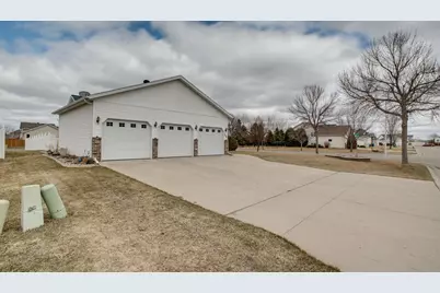 560 41st Avenue S, Moorhead, MN 56560 - Photo 3