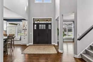 1944 Creek View Ct, Chanhassen, MN 55317 - Photo 3