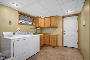 9717 Russell Ave S, Bloomington, MN 55431 - Photo 23