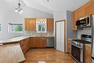 13593 Embry Way, Apple Valley, MN 55124 - Photo 9