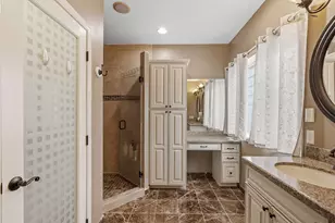 535 Majestic Oaks Ct, Eagan, MN 55123 - Photo 23