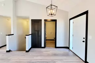 1445 Cullen St, Saint Peter, MN 56082 - Photo 9