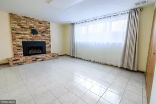 1397 Parkwood Dr, Woodbury, MN 55125 - Photo 41