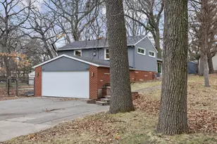 735 Warner Ave N, Mahtomedi, MN 55115 - Photo 3