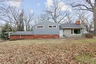 735 Warner Ave N, Mahtomedi, MN 55115 - Photo 1