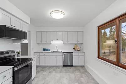 735 Warner Avenue N, Mahtomedi, MN 55115 - Photo 9