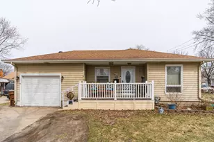 415 E Hawthorne St, Albert Lea, MN 56007 - Photo 3