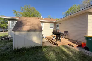415 E Hawthorne St, Albert Lea, MN 56007 - Photo 5