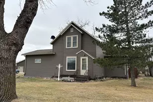 237 S Paul St, Appleton, MN 56208 - Photo 1